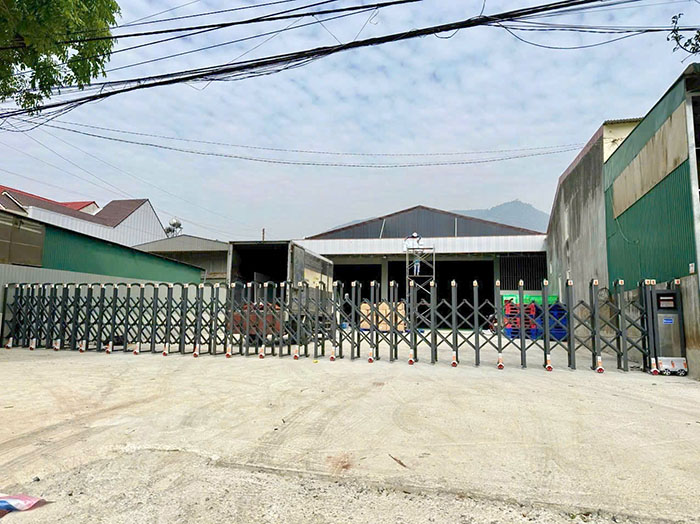 Mẫu cổng xếp hợp kim nhôm